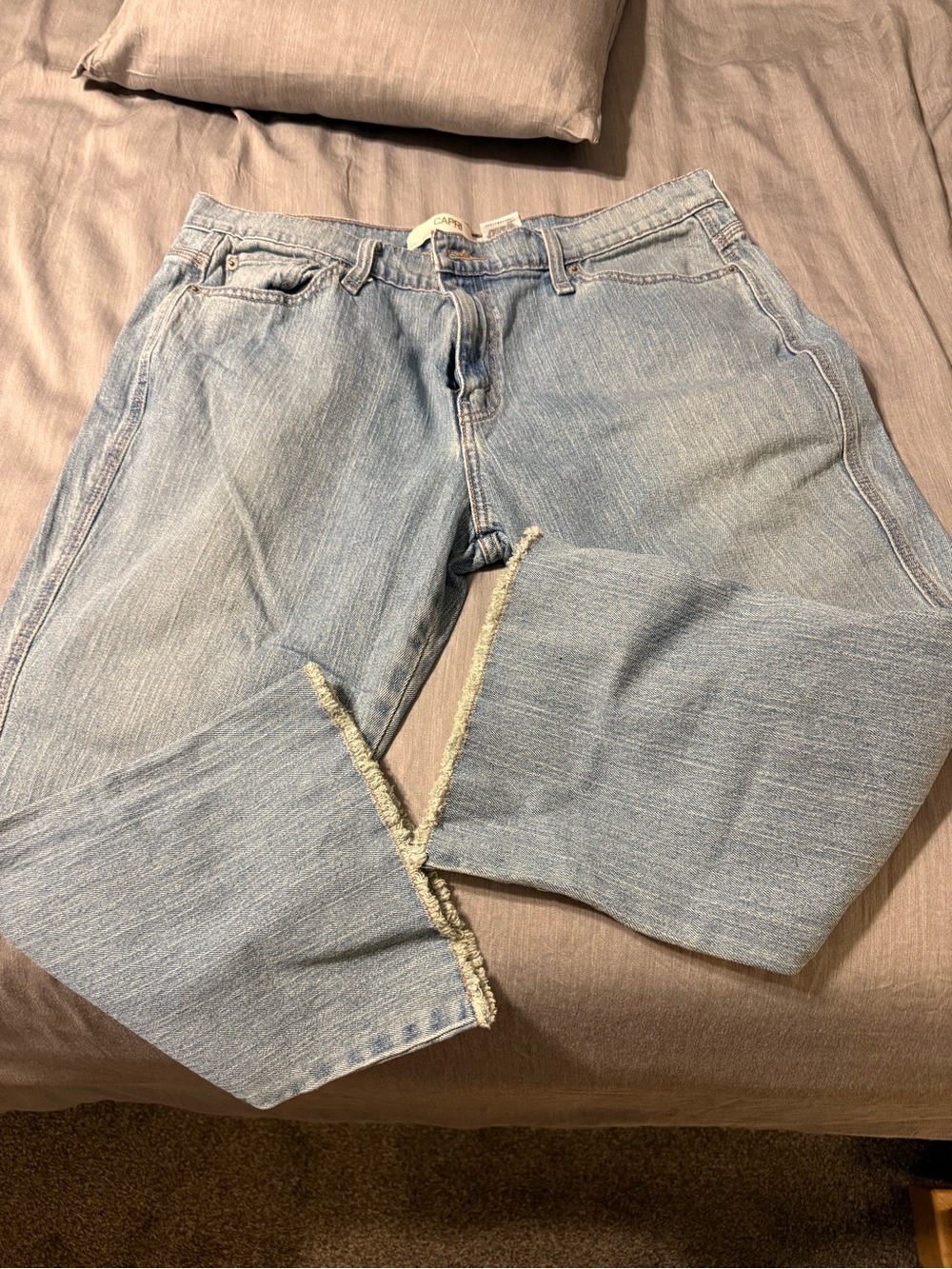 Light Blue Women’s Capri Jeans - Levi’s 515